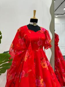 Top de Organza Tabby Trio étnico de lujo con Fancy Dori Latkan y Micro Liner Combinado con un Micro Algodón Elástico Plazo en barato - Product Image 4