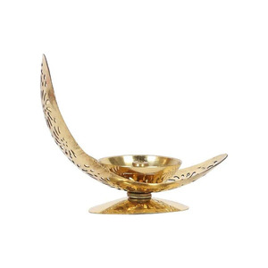 Huile de laiton Diya élégance intemporelle pour les rituels spirituels Bougeoir d'inspiration vintage Diya en laiton antique pour les occasions festives - Product Image 3