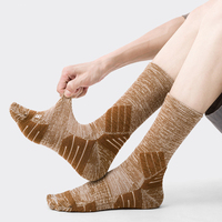 Chaussettes de randonnée en laine pour l'extérieur, chaussettes en laine mérinos épaisses personnalisées avec boucle en tissu éponge, chaussettes de compression pour hommes