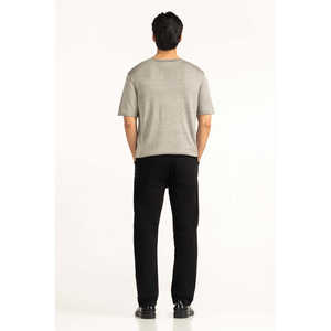 เสื้อยืดถักเนื้อผ้าระบายอากาศ ทรงพอดีตัว ยับยาก คุณสมบัติพิเศษ โลโก้ตัวอักษรแบบเรียบง่าย ความยาวสั้น รุ่น MN-TS-SS26-501 หลายขนาด - Product Image 2