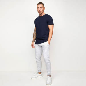 เสื้อยืดสำหรับผู้ชายสะท้อนแสงแห้งเร็วระบายอากาศได้ดีทนต่อการสึกหรอออกแบบได้ตามต้องการ - Product Image 3