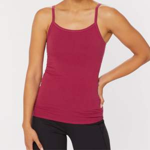 Débardeurs Racerback élégants pour femmes, vêtements de sport légers et confortables pour le yoga et le fitness - Product Image 6