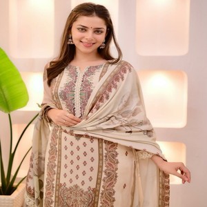 Conjunto de Kurti, Pantalón y Dupatta de Algodón Muselina VASTRA COTTAGE para Mujer, Estampado Digital, Espejo Real, Trabajo a Mano con Diamantes, Manga Larga, Ropa Étnica - Product Image 4