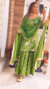 Presentamos el nuevo conjunto de Top -sharara Top Georgette pesado de calidad superior con traje Georgette Sharara completamente bordado y pesado - Product Image 2