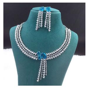 Ensemble de bijoux Radiant AD pour femmes Collier et boucles d'oreilles en diamant américain à la mode pour chaque événement disponible au meilleur prix - Product Image 2