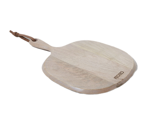 Planche à découper artisanale en bois naturel avec poignée et boucle de suspension idéale pour couper les fruits et légumes et les aliments de la cuisine quotidienne - Product Image 4