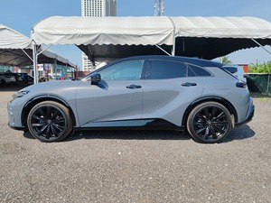 2024 para Toyota Crown Hybrid Sport Z con asientos de cuero usados con dirección izquierda - Product Image 3