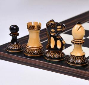 Piezas de Ajedrez Estilo Parker Staunton Hechas a Mano, Lacadas, de Madera de Boj Quemada y Natural, 3.9, a un Precio Accesible - Product Image 3