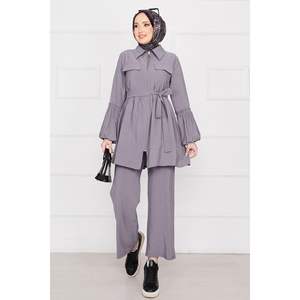 Ensemble 2 pièces gris pour femme avec manches ballon et design zippé - Product Image 4