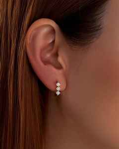 Pendientes de Aro con Tres Diamantes Redondos Cultivados en Laboratorio, Oro Sólido de 14K, Joyería Elegante de Última Moda para Mujer, Regalo de Boda - Product Image 3