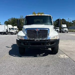 Camion à plateau MV607 2020 – Puissant moteur de 240 CV, transmission automatique à 7 vitesses, robuste et performant - Product Image 1