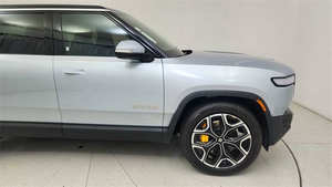 Rivian R1S Edición de Lanzamiento 2022, Usado en Buenas Condiciones, Estándar de Fábrica - Product Image 3