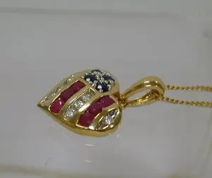 Pendentif fantaisie cœur pour femme en argent 925 avec diamant Moissanite taille ronde et rubis rose - Product Image 4