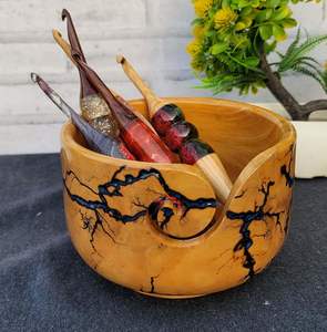 ชามใส่ไหมพรมลายลิคเทนเบิร์กทำด้วยมือมีรูสวยงามในชาม - Product Image 4