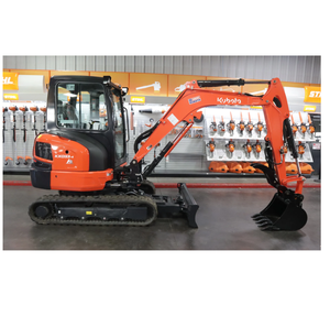 รถขุดขนาดเล็ก Kubota KX033 4 ตันทรงพลังสำหรับขาย พร้อมถังน้ำมัน 12.4 แกลลอน และเกียร์เดินเร็ว 2.9 ไมล์ต่อชั่วโมง - Product Image 6