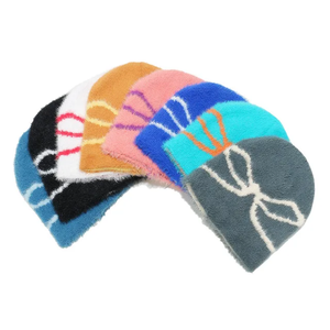 Gorro de invierno personalizado con logotipo Jacquard, gorro de mohair de punto mullido de terciopelo de gama alta, gorro de mohair cálido y peludo con piel de visón - Product Image 1