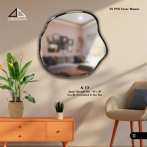 Fabriqué à partir de Premium SS 304 Ce miroir à cadre en PVD Design Hammer ajoute une beauté dimensionnelle aux salles de bain et aux salons - Product Image 5