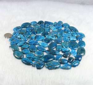 Vente en gros de cabochons en apatite néon pour la fabrication de colliers et de bijoux Pierre précieuse en apatite néon pour bijoux Mélange de formes et de tailles - Product Image 3