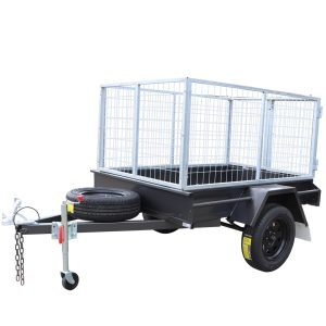 Remorque pour bétail en métal noir avec double essieu et porte-rampe pour usage agricole - Product Image 6