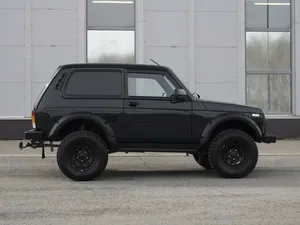Niva Legend 2024 (VAZ) - Faible kilométrage, moteur silencieux, transmission automatique, toit ouvrant panoramique, phares LED - Product Image 5