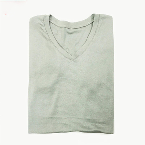 T-shirt pour homme à col en V, manches courtes, couleur unie, coupe classique, décontracté, confortable, léger, respirant, à porter au quotidien - Product Image 1