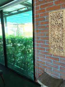 ตกแต่งบ้านขนาดใหญ่แผงผนังไม้แกะสลักไม้ดอกไม้แกะสลักตกแต่งผนังขนาด35.5 "x 13.5" x 0.5 "(สีน้ำตาล-ไม้สัก) - Product Image 2