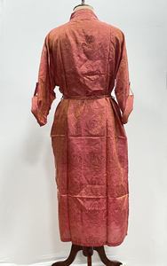 Kimono long en soie pour femme, motifs complexes, tissu doux, idéal pour mariages, événements formels, style indien, plage, vintage - Product Image 3