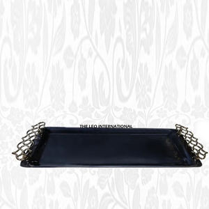 Meilleures ventes Plateaux de service réutilisables de luxe créatifs en aluminium métal avec poignées latérales dorées pour restaurant hôtel - Product Image 4