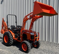 Tracteur agricole compact Kubota B3300SU 33HP diesel avec chargeur frontal et pelle arrière
