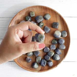 Juego de piedras colgantes de iolita de alta calidad: limpieza energética y cristales de Chakra del tercer ojo - Product Image 6