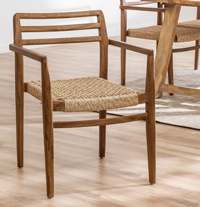 Silla de comedor de madera de teca Roxcy con reposabrazos - Product Image 1