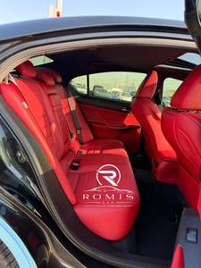 Lexus d'occasion, berline de luxe, essence, automatique, 4 portes, voiture de tourisme, calandre avant style sport pour les trajets urbains - Product Image 5