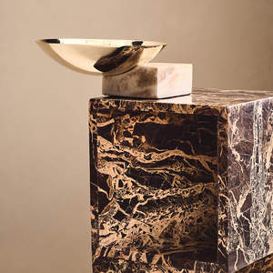 Table d'appoint moderne en pierre et marbre pour maisons élégantes Tables d'appoint en pierre et marbre au design haut de gamme à vendre - Product Image 2