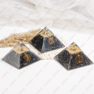 Pyramide en Orgone de Tourmaline Noire avec Pointe de Cristal pour la Guérison, la Méditation et la Décoration - Vente en Gros - Product Image 1