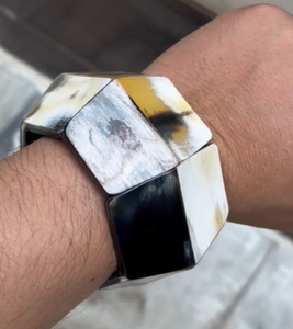 กำไลข้อมือทำจากเขาควายแบบสั่งทำพิเศษ เป็นมิตรกับสิ่งแวดล้อม ประดับด้วยหิน หลากหลายขนาด สำหรับงานแต่งงาน งานฝีมือทำมือ - Product Image 2