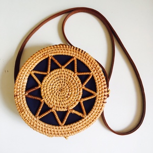Sac rond en rotin le moins cher avec motif d'étoile pour l'été chaud fait à la main du Vietnam - Product Image 1