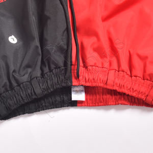 Pantalon baggy imperméable à l'eau colorblock avec plusieurs poches cargo aux genoux et doublure chaude en polaire Vente en gros Demi-rouge Demi-noir - Product Image 3
