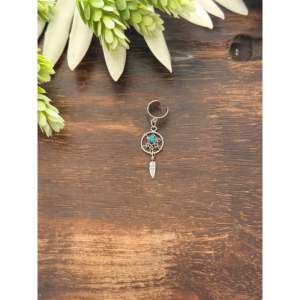 Boucles d'oreilles manchette Navajo attrape-rêves faites à la main avec turquoise et argent sterling en forme de plume, idéales pour un cadeau - Product Image 1