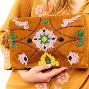 COM BORDADO BOLSOS ÚNICOS MEJOR Estilo bohemio Bordado Trabajo Mano Embrague Monederos Bolsos Diseño de fantasía Forro al por mayor - Product Image 5