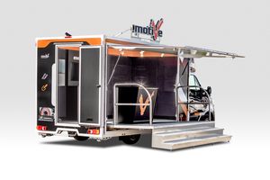 Camionnette mobile blanche pour la livraison d'aliments surgelés, idéale pour la restauration de rue et les cuisines mobiles - Product Image 3