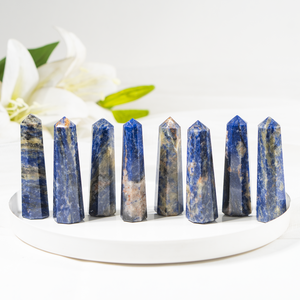Obelisco/Punta de Cristal Semiprecioso de Sodalita Natural Pulida de 1 kg para Meditación y Decoración a Precio de Mayoreo - Product Image 3