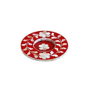Posavasos decorativo con incrustaciones de nácar, hecho a mano en India por artesanos indios para la elegancia diaria, de INDIA - Product Image 1