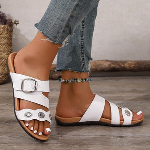 รองเท้าแตะผู้หญิงสำหรับฤดูร้อน รองเท้าแตะแบบเปิดนิ้วเท้า ดีไซน์ทันสมัย ระบายอากาศได้ดี น้ำหนักเบา กันลื่น เหมาะสำหรับชายหาดทราย - Product Image 3