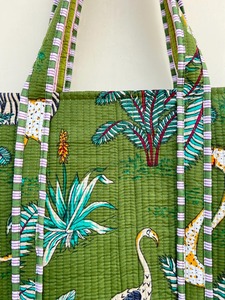 Bolsa de Mano Grande de Algodón Acolchado Hecha a Mano: Bolso de Hombro con Estampado de Bloques para Compras, Viajes, Yoga y Gimnasio, Bolsas de Regalo de Invierno - Product Image 2