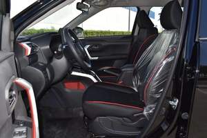 Nouveau pour Toyota Raize avec boîte de vitesses automatique Sièges en cuir intérieur foncé Caméra arrière FWD - Product Image 5