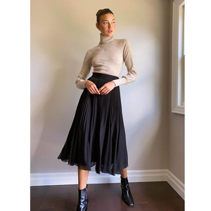 กระโปรงสตรีทแวร์ระบายอากาศได้ดีซักได้เสื้อผ้าตามสั่งแบบหรูหราผลิตจากเวียดนาม - Product Image 1