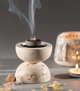 Brûleur d'encens en marbre et laiton élégant fabriqué à la main avec couvercle dôme et trous perforés pour parfum d'intérieur - Product Image 4