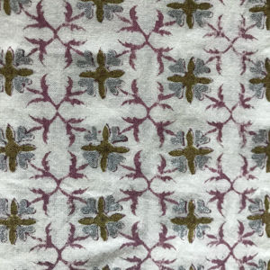 ผ้าฝ้ายพิมพ์ลายด้วยมือ ลายดอกไม้สีเขียวมะกอกและสีเทา พร้อมลวดลายเรขาคณิตสีไวน์ - Product Image 1