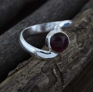 การตั้งค่าพลอยโกเมนสีแดง925เงินสเตอร์ลิงคริสเตียนได้รับการรับรองมาตรฐาน IEC หรูหราครบรอบแต่งงาน - Product Image 2