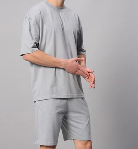 2025 dernière mode été ensembles courts décontracté couleur unie t-shirt et ensembles jumeaux courts pour hommes - Product Image 4